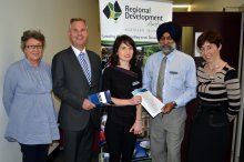 Migration Consultant, Lucinda Wright and Migration Agent, Christopher Serow from Armidale law firm, Legal Minds; featured DIAC Industry Outreach Officers, Suzanne Gillham and Satinder Pasricha and RDANI Senior Project Officer, Kim-Trieste Hastings. 