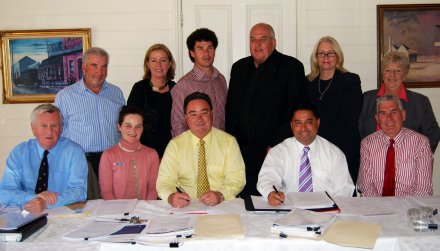 Foundation Members of Regional Development Australia – Northern Inland… Front row: Charles McCarthy (Tamworth); Mary Hollingworth (Deepwater); Deputy Chair, Kevin Dupé (Armidale); Chair, Kevin Abey (Armidale); and Interim Executive Officer, Don Tydd Back row: John Christensen (Nowendoc); Heather Ranclaud (Willow Tree); Neil Argent (Armidale); Les Parsons (Inverell); Meryl Dillon (Moree); and Colleen Fuller (Gunnedah)  Absent: Ray Tait (Tamworth) and Scott McLachlan (Duri).