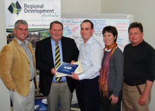 Starfish Enterprises Facilitator, Adam Blakester; Chairman of Regional Development Australia Northern Inland (RDANI), Mal Peters; RDANI Executive Officer, Nathan Axelsson and Project Officer, Kim-Trieste Hastings; and Starfish Facilitator, Mick O’Loughlin.